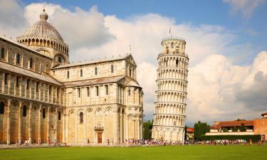 Leaning tower of Pisa. Visiting Italy in the off season.