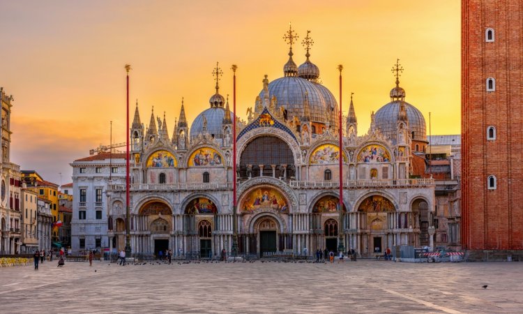 morning view of St. Mark;s cathedral. basilica di san marco in Venice